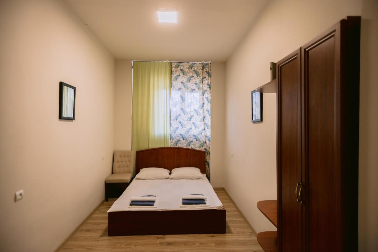 Gyumri Apart Hotel ภายนอก รูปภาพ